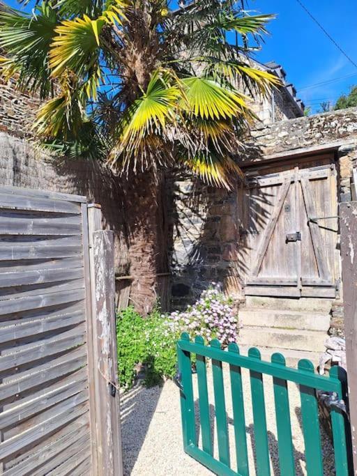 Charmante Petite Maison A 2 Pas De La Maison 6 Hébergement de vacances *